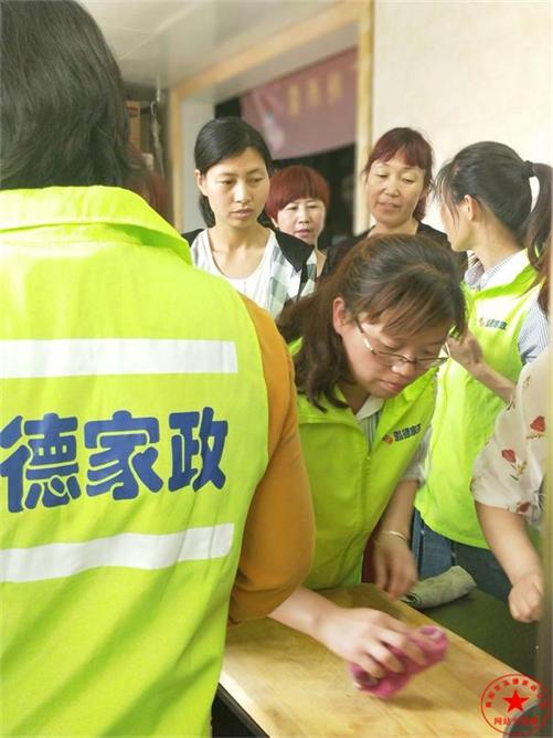 寶寶成長路上安心睡。寶寶晚上鬧夜怎么辦？